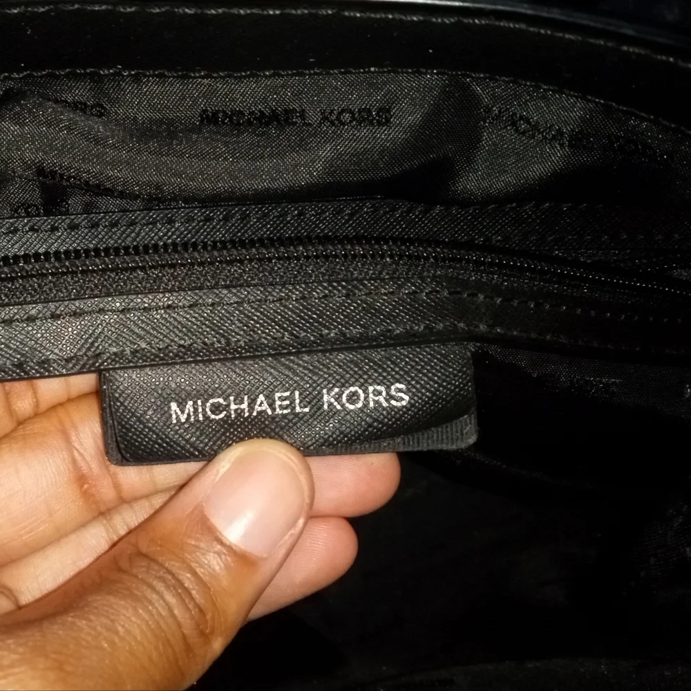 Great Condition Michael Kors Marilyn Medium Saffiano Leather Tote Bag - Picture 11 of 12